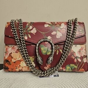 🌸 Gucci Dionysus Blooms Shoulder Bag – Red Floral